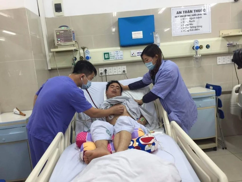 Cứu 1 bệnh nhân bị ngưng tim nhờ kỹ thuật đặc biệt ảnh 1 ệnh nhân T đang được điều trị tích cực tại BV Bạch Mai.